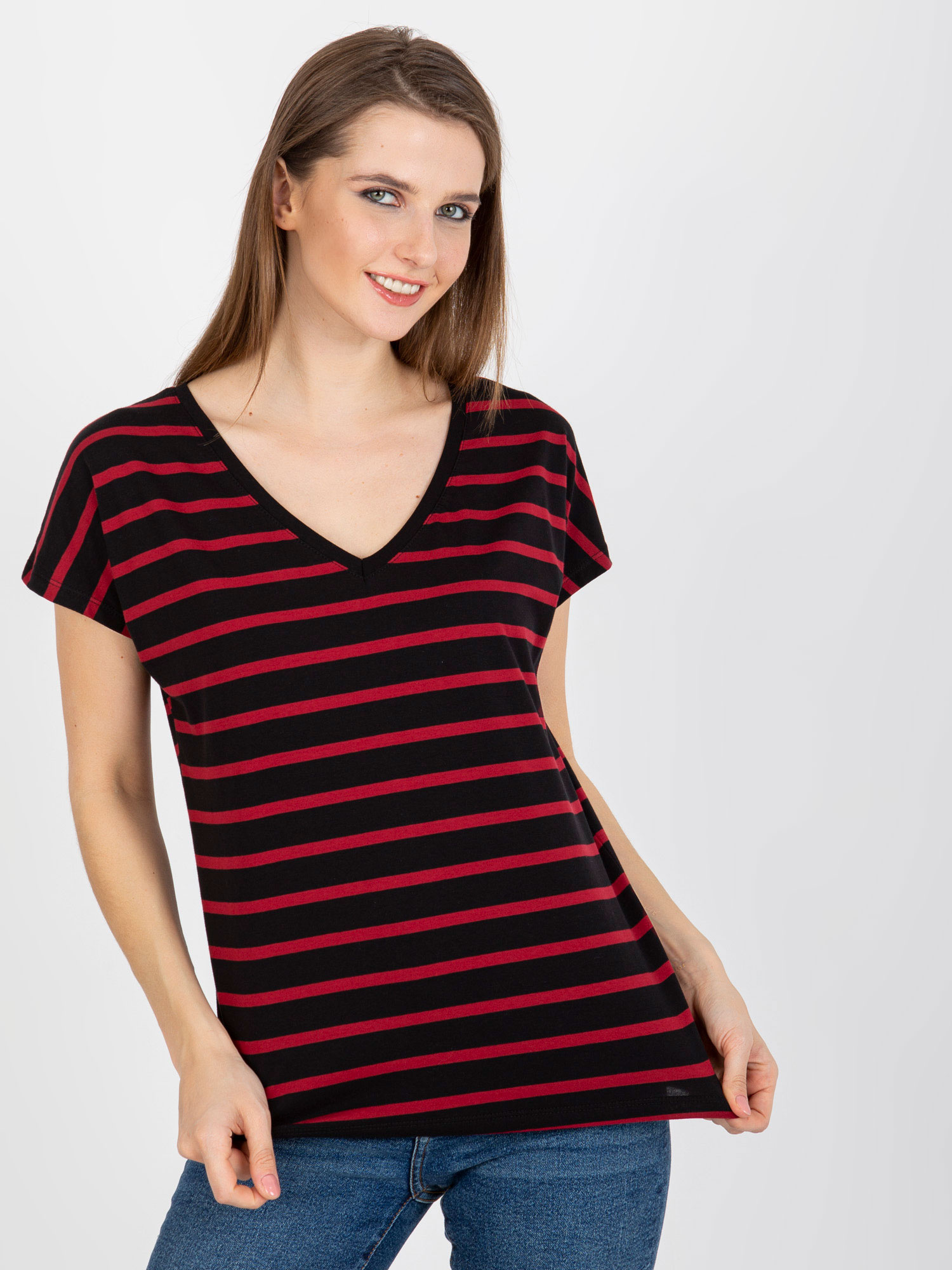 Czarno-czerwony damski t-shirt basic w paski z bawełny