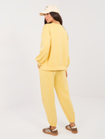 Żółty dresowy komplet z bluzą bez kaptura
