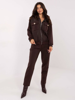 Ciemnobrązowy casualowy komplet z broszkami