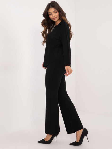 Czarny sweterkowy komplet ze spodniami