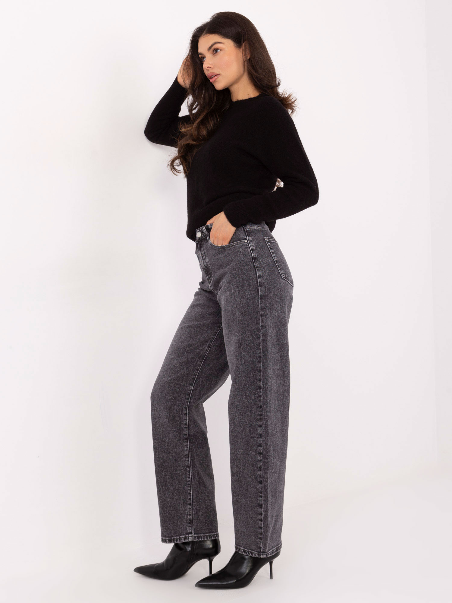 Sweter czarny