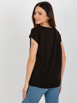 Hurt Czarny damski t-shirt jednokolorowy z napisem 