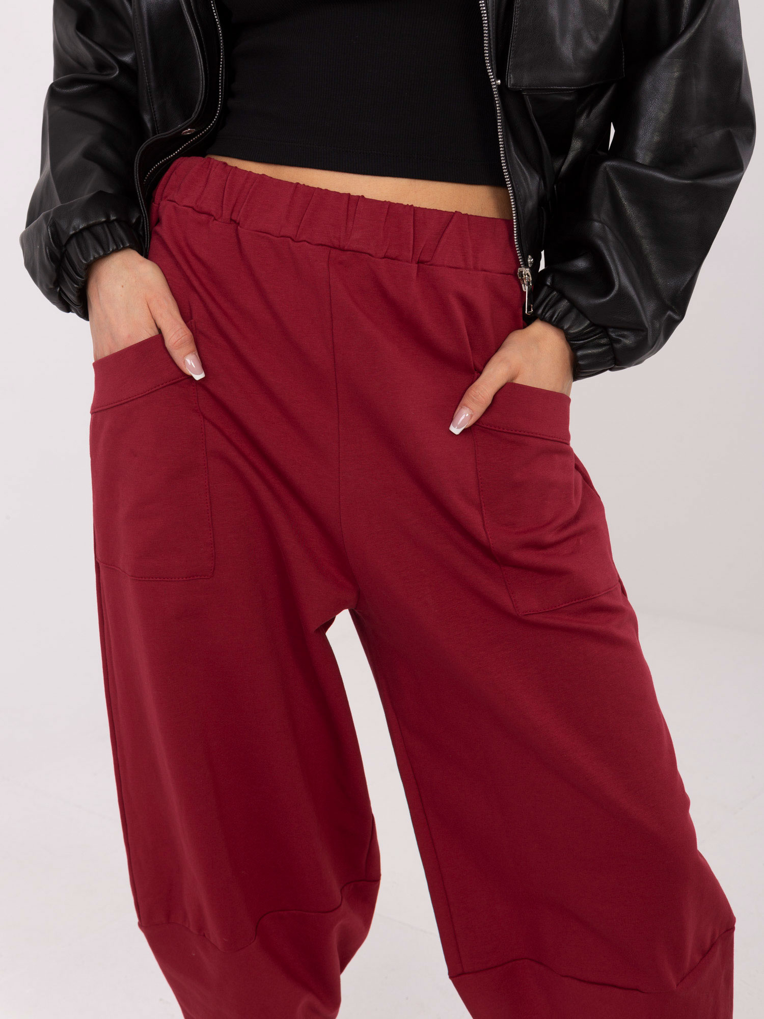 Bordowe dresowe spodnie basic typu alladynki