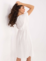 Biała rozkloszowana sukienka na lato