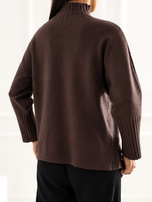 Brązowy damski sweter basic z golfem