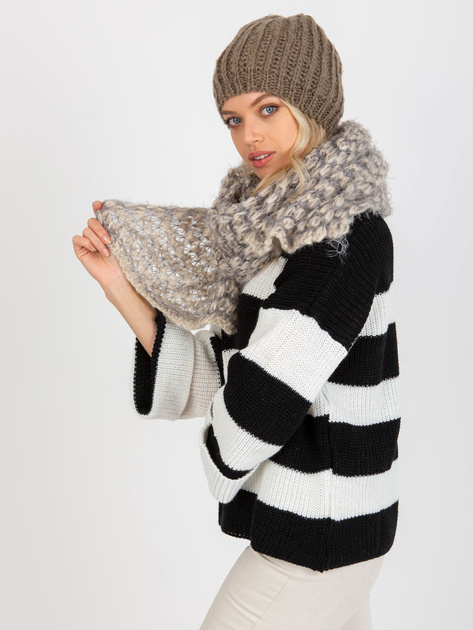 Hurtownia online Beżowo-szary szal damski z dzianiny