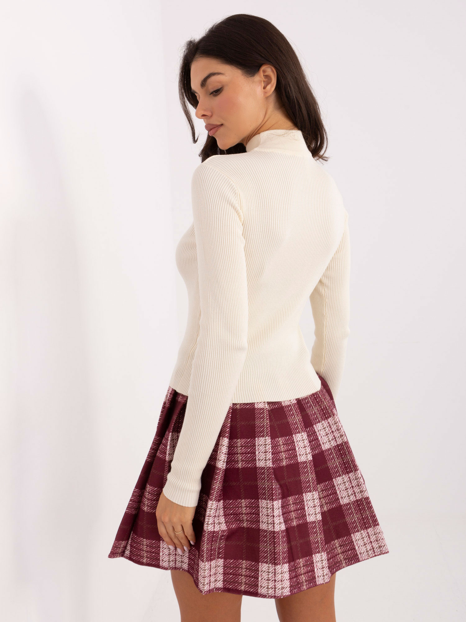 Sweter ecru