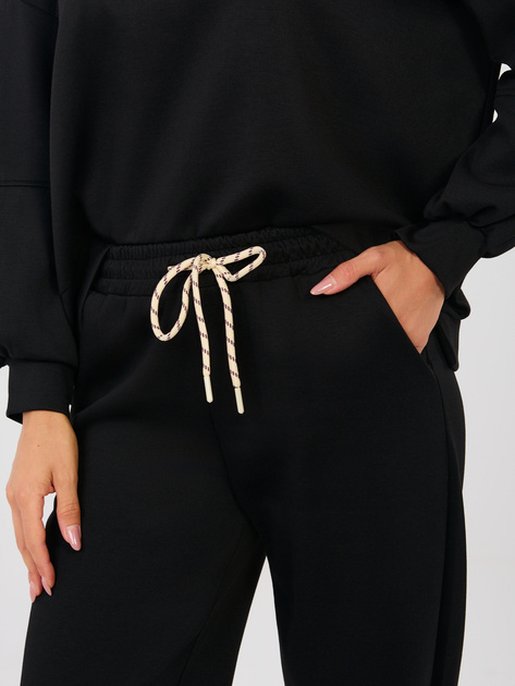 Czarny dresowy komplet z miękkiego materiału