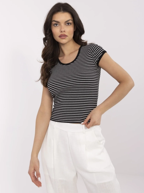 Czarna dopasowana bluzka w paski