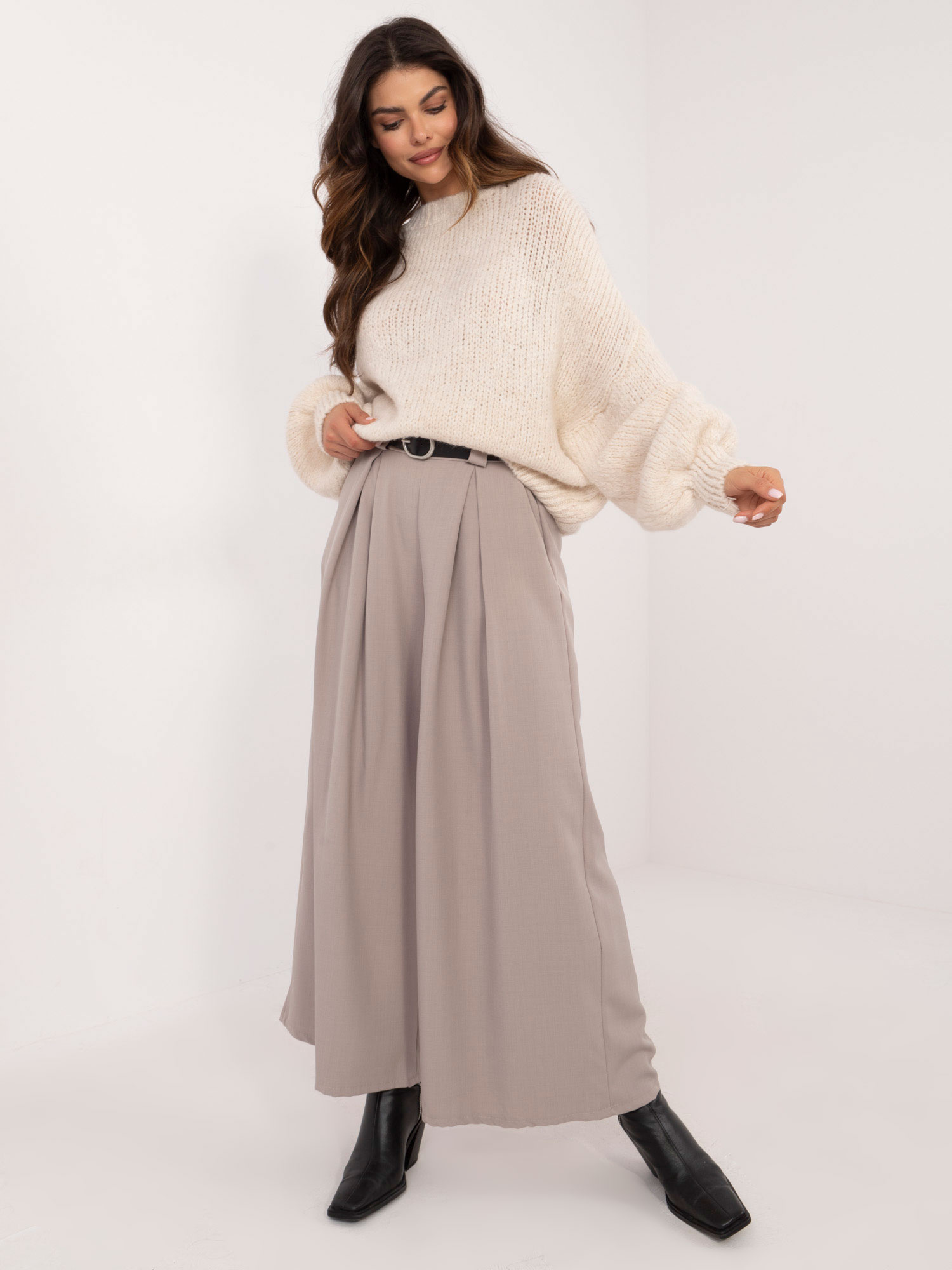 Sweter ecru
