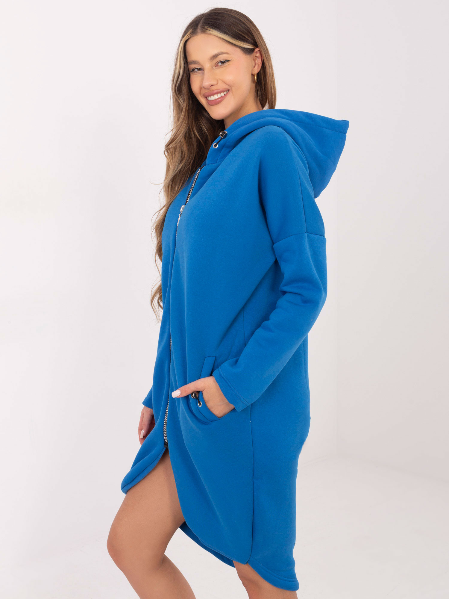 Ciemnoniebieska długa bluza basic z kapturem Tina RUE PARIS