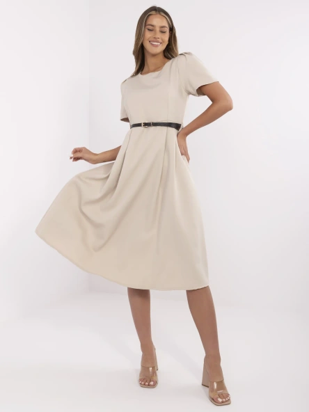 Beżowa elegancka sukienka z krótkim rękawem