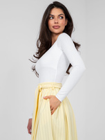 Biała dopasowana bluzka basic z długim rękawem RUE PARIS 