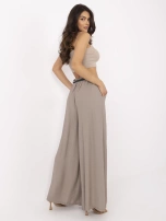 Ciemnobeżowe damskie spodnie palazzo z zakładkami