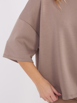 Ciemnobeżowa bluzka basic z rękawem 3/4