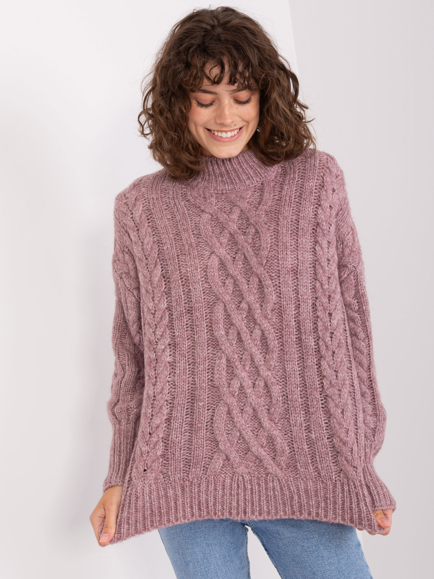 Fioletowy damski sweter w warkocze