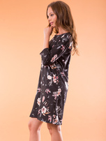 Sukienka czarna oversize w kwiatowy wzór