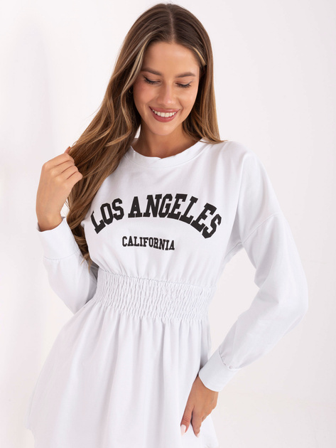 Biała dresowa sukienka z gumką w talii