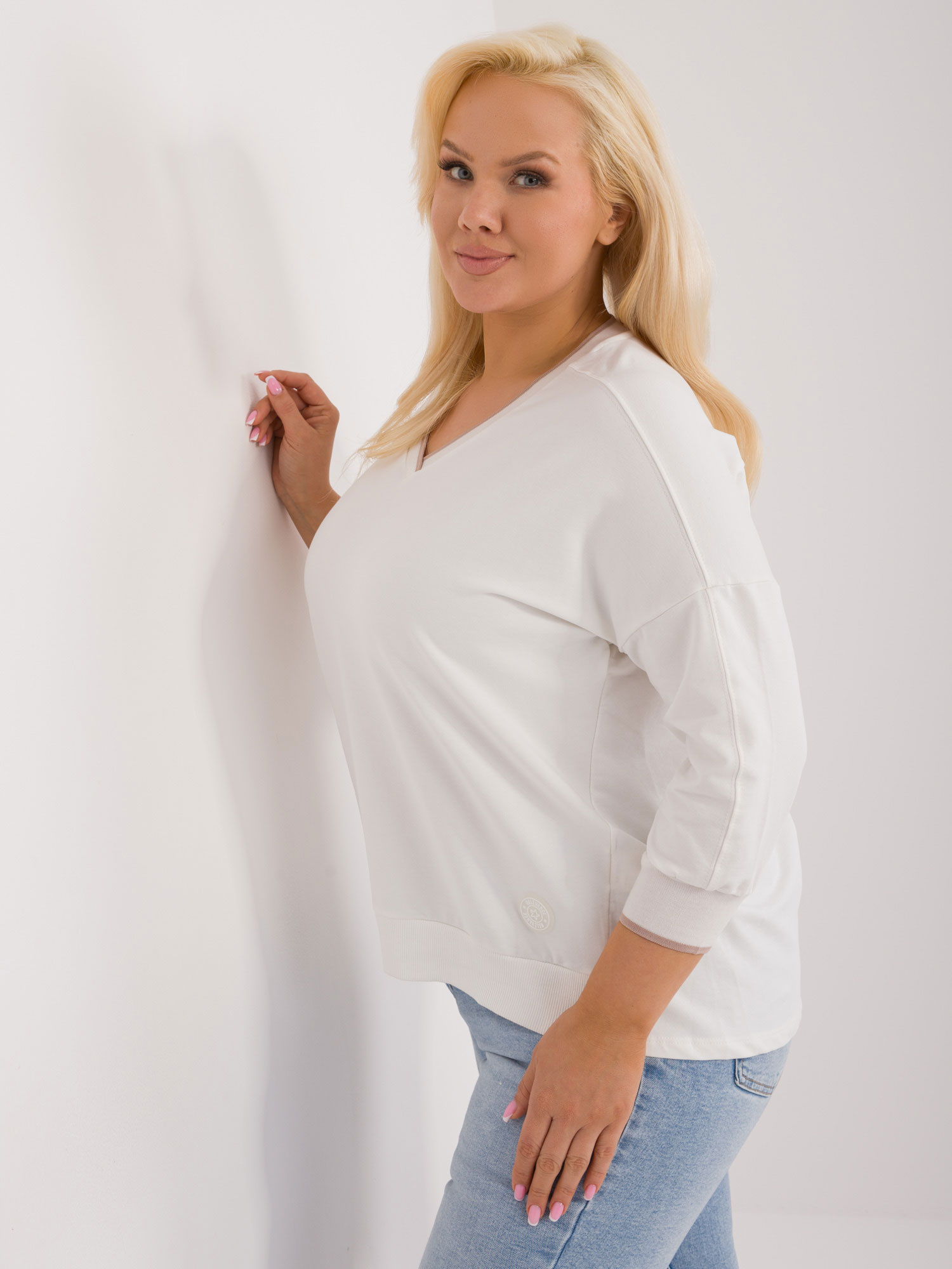 Hurt Ecru bawełniana bluzka plus size z dekoltem V