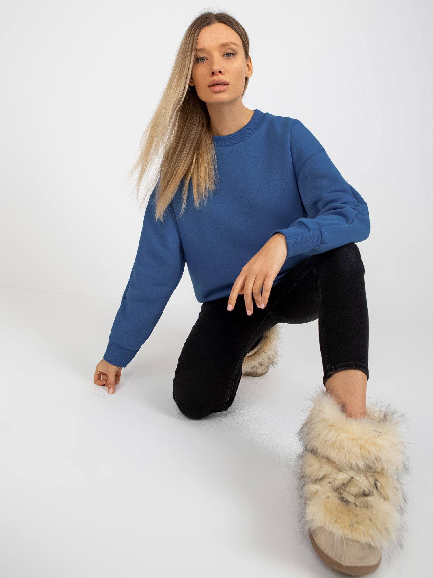 Ciemnoniebieska dresowa bluza basic oversize