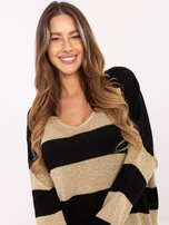 Schwarz-goldener Damen-Übergrößenpullover mit Streifen.