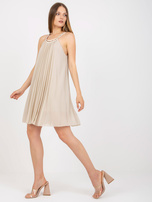 Beżowa mini sukienka one size z plisowaniem 