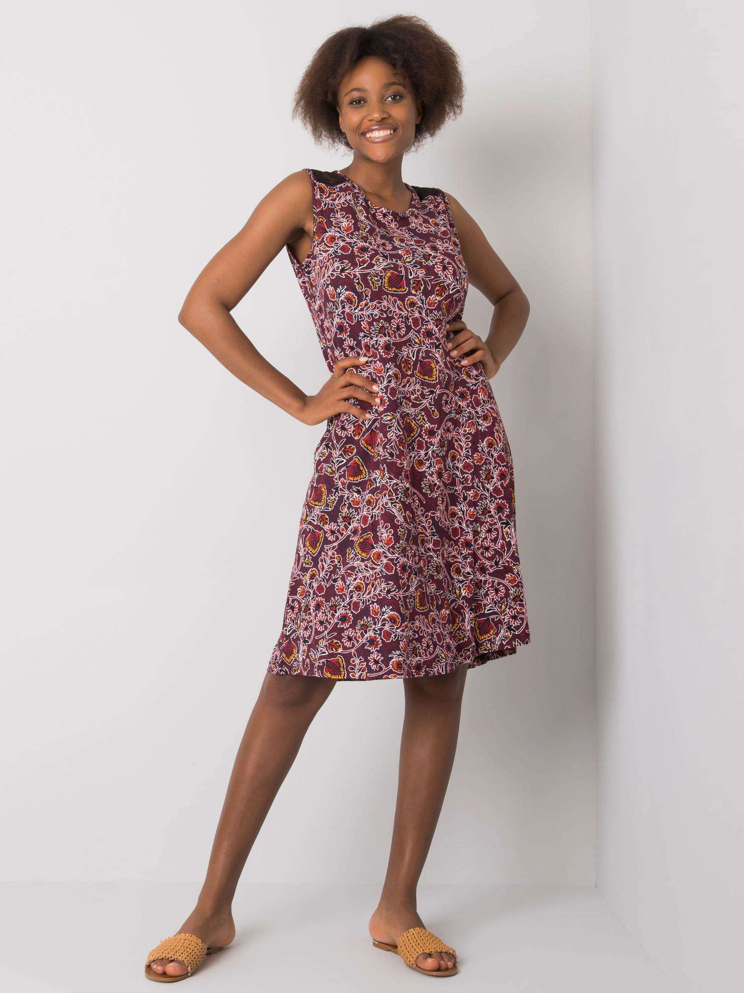 Bordeauxfarbenes Kleid mit Mustern Sousanna.