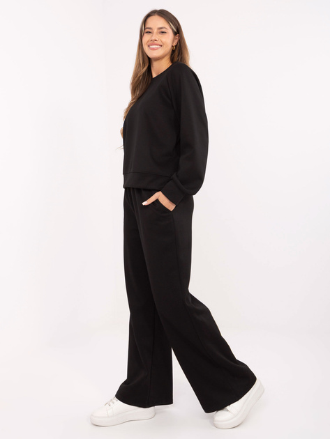 Czarny dresowy komplet z szerokimi spodniami