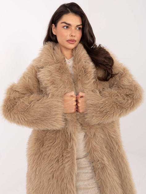 Beżowy zimowy płaszcz ze sztucznego futerka