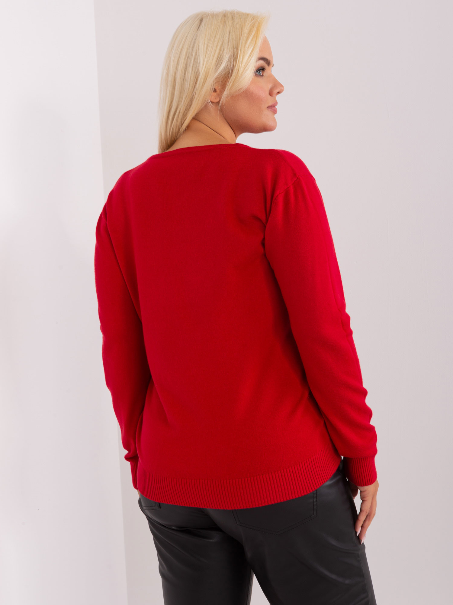 Czerwony damski sweter plus size z guzikami