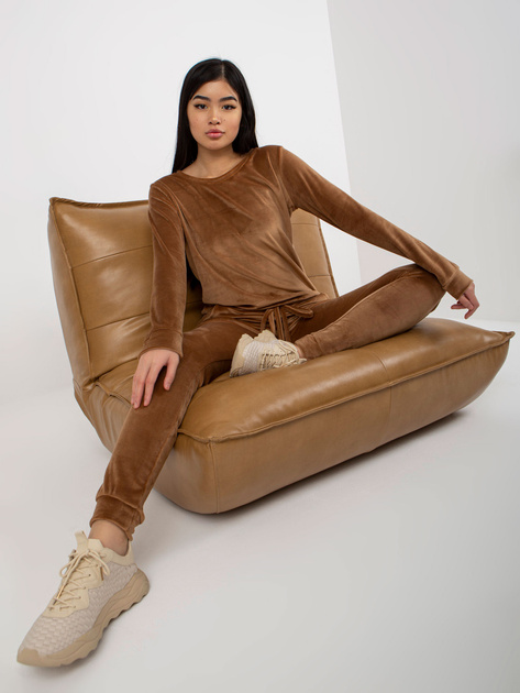 Hurt Camelowy komplet welurowy ze spodniami Clarisa RUE PARIS