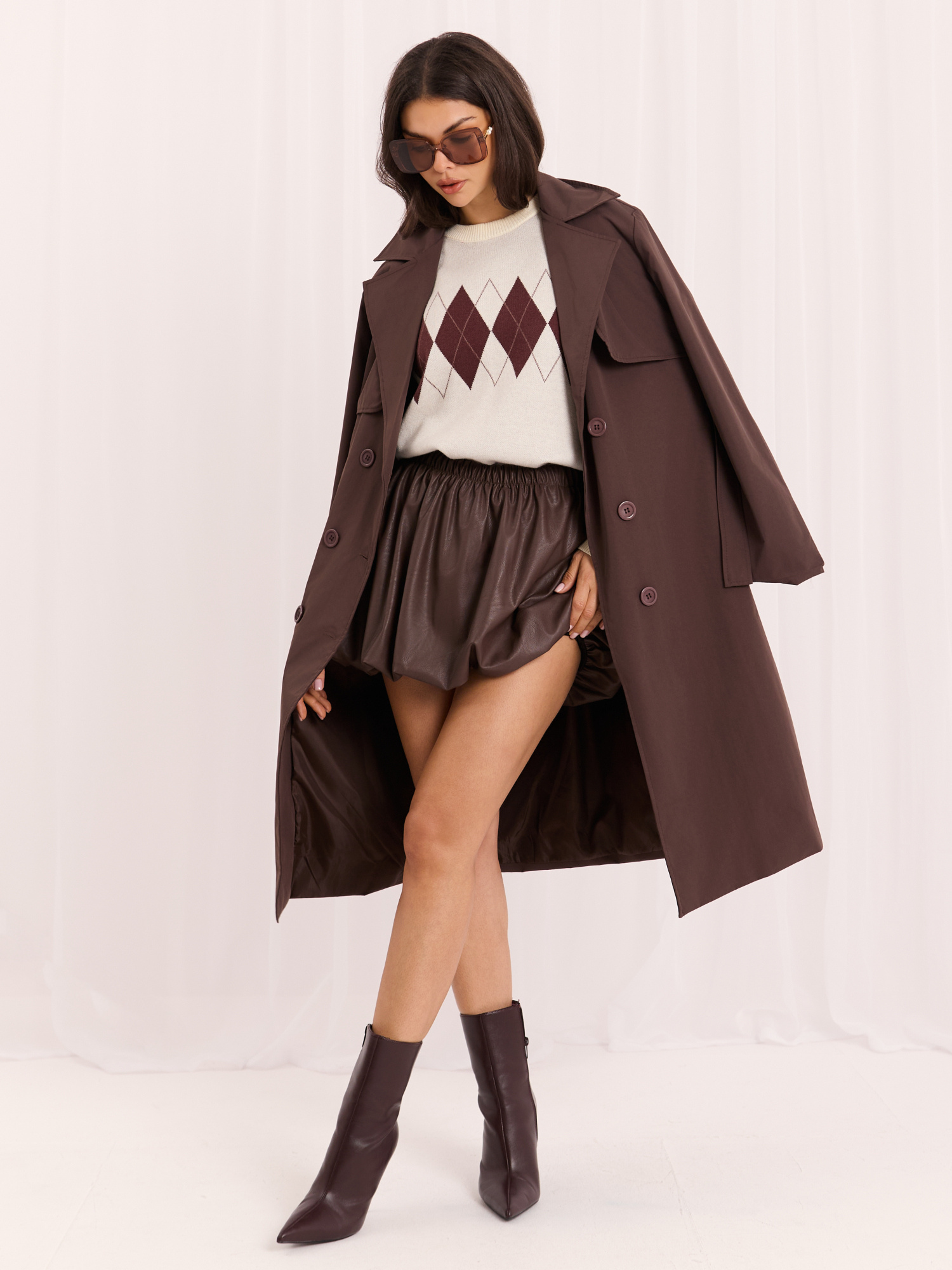 Jasnoszary damski sweter oversize w romby