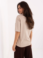 Beżowy damski t-shirt z napisami FRESH MADE 