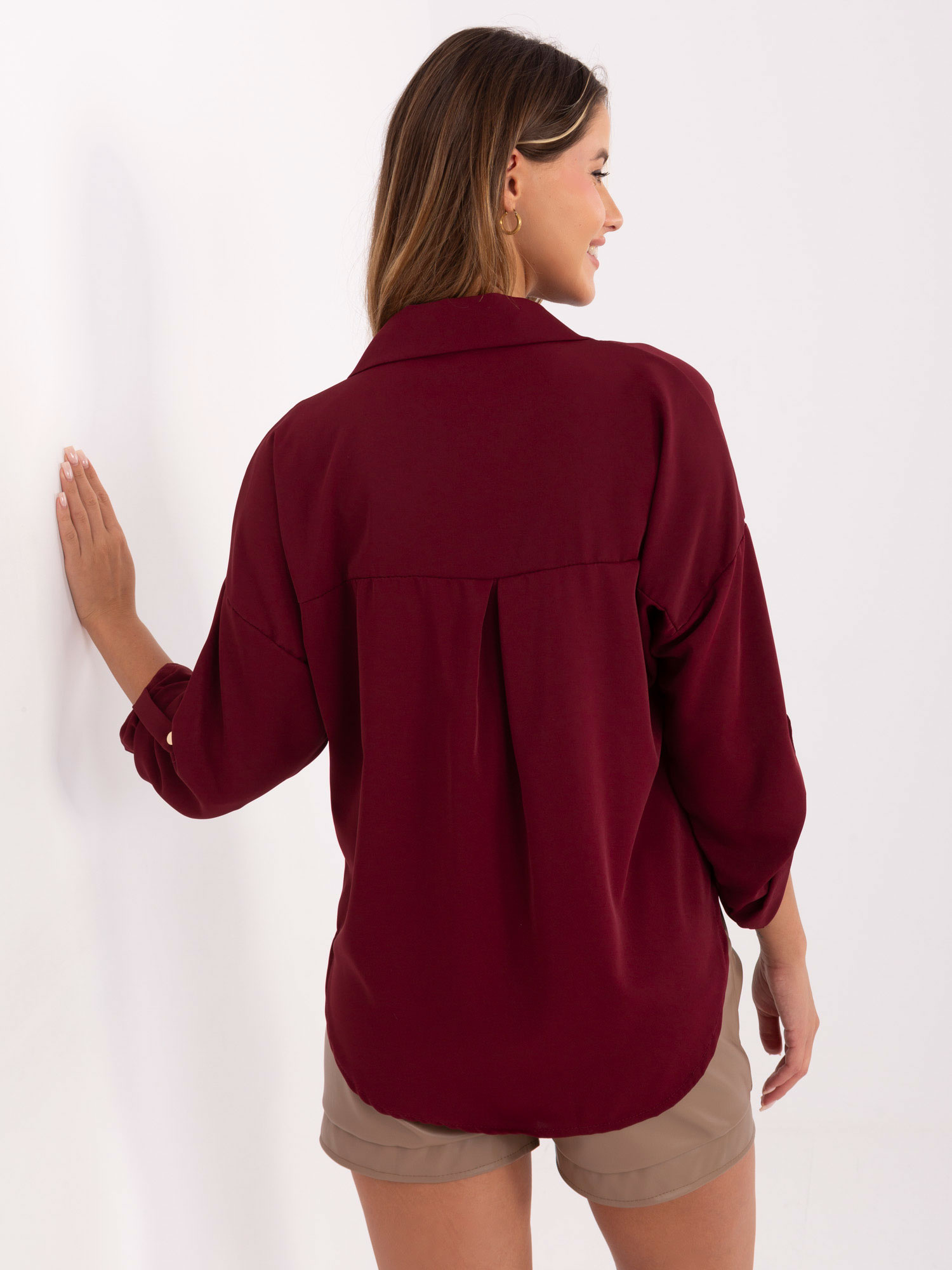 Burgundy elegant shirt with a collar RUE PARIS.