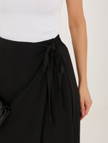 Czarne szerokie spodnie z zakładką