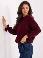 Bordowy sweter z falbankami przy rękawach