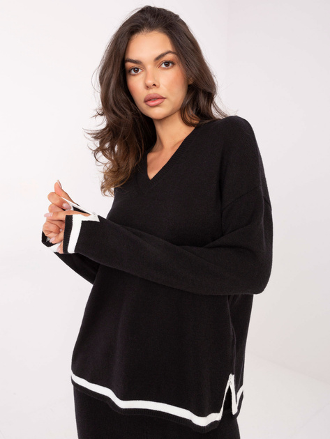 Czarny komplet z kontrastowym wykończeniem