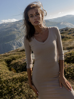 Ciemnobeżowa prążkowana sukienka basic RUE PARIS 