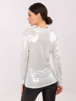 Jasnosrebrna bluzka z drapowaniem 