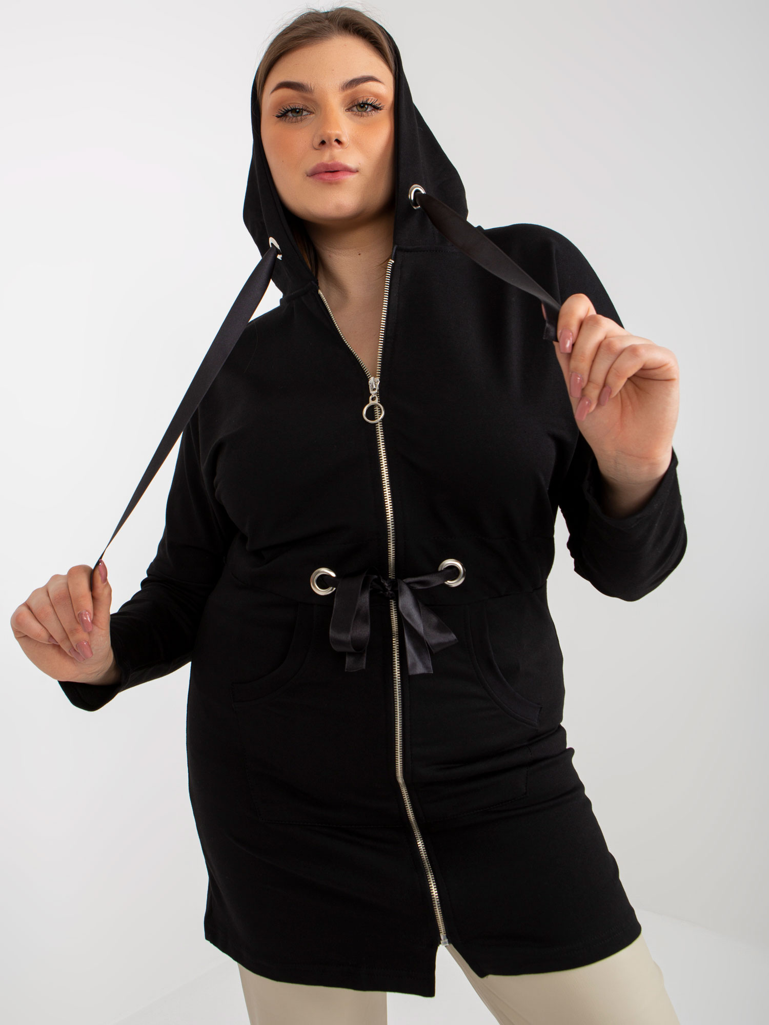 Hurt Czarna długa rozpinana bluza plus size ze ściągaczem 