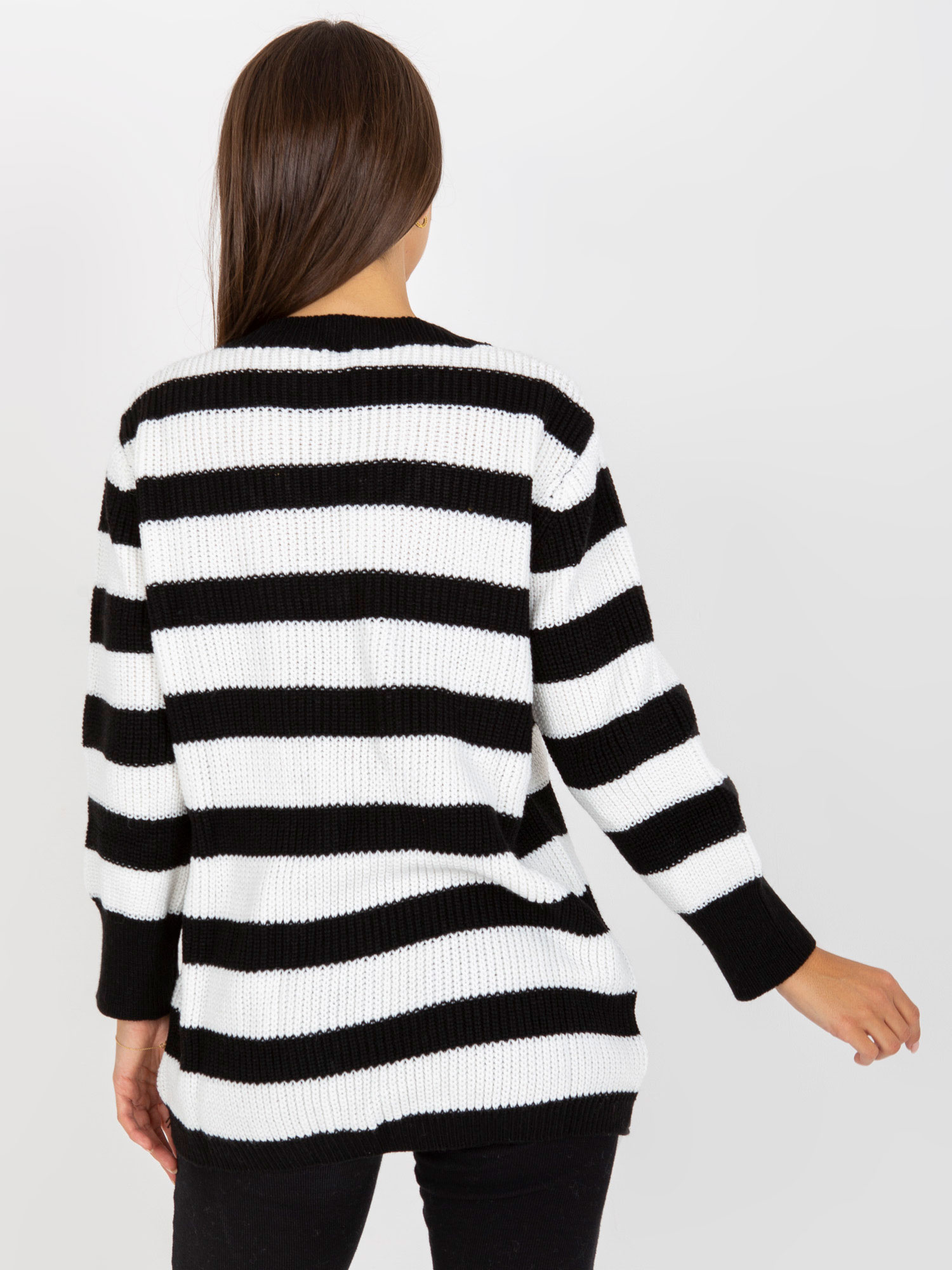 Hurt Weiß-schwarzer längerer Oversize-Pullover mit Wolle RUE PARIS.
