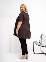 Čokoládová blůza plus size s krátkým rukávem.