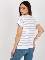 Hurt Biało-brązowa damska bluzka w paski z naszywką