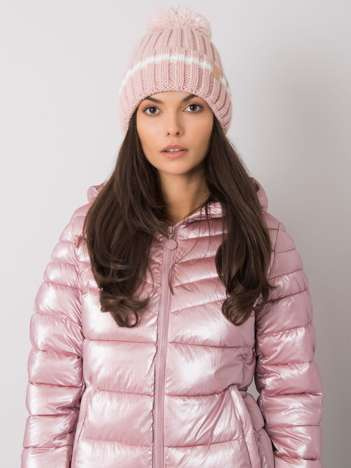 Helle rosa Mütze mit Pompon.