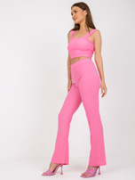 Różowy komplet casualowy w prążki z krótkim topem 