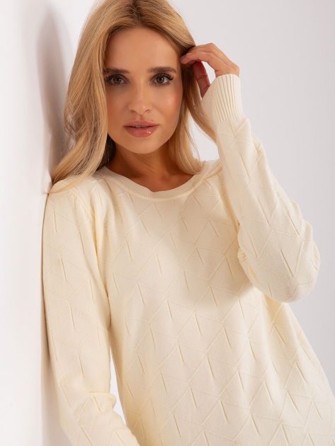 Hurtownia Jasnobeżowy damski sweter klasyczny we wzory