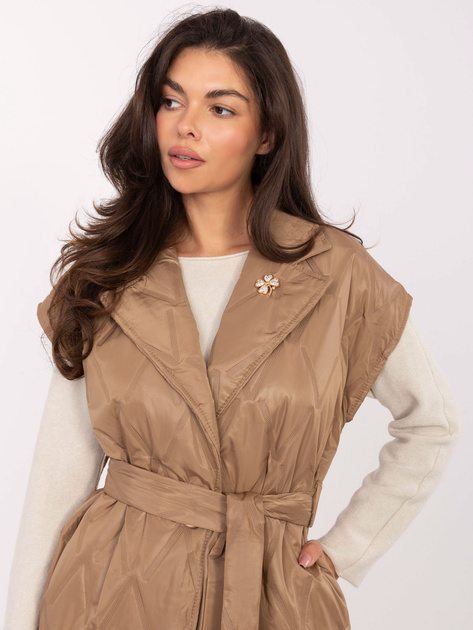 Camelowa pikowana kamizelka z broszką RUE PARIS