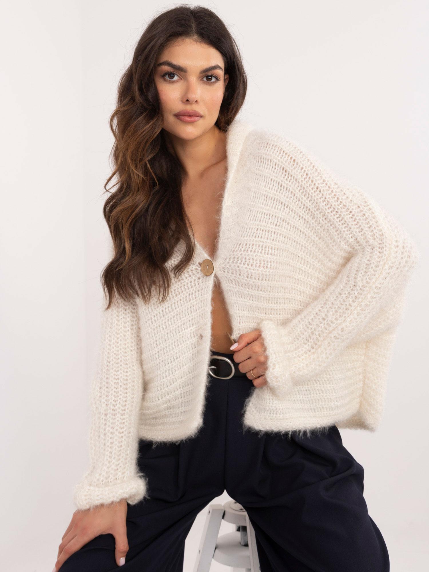 Sweter ecru