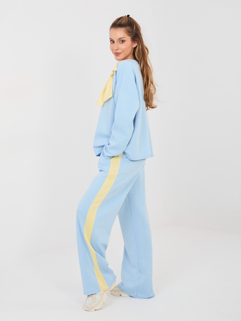 Jasnoniebieskie dresowe spodnie z miękkiego materiału RUE PARIS