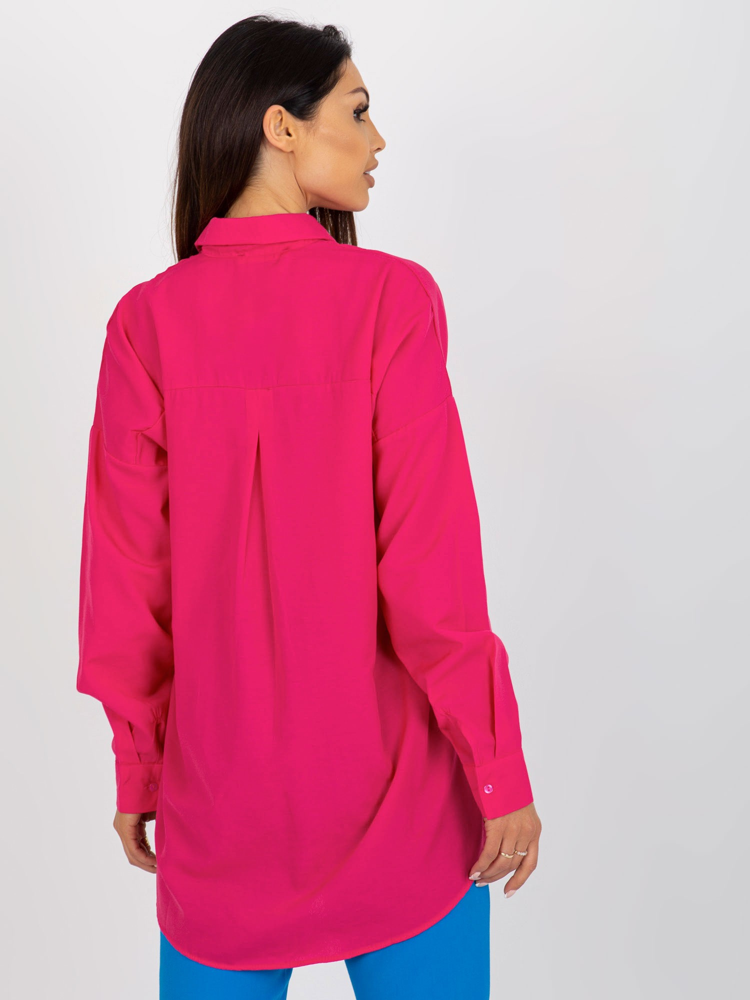 Hurt fuchsia oversized shirt with button closure.